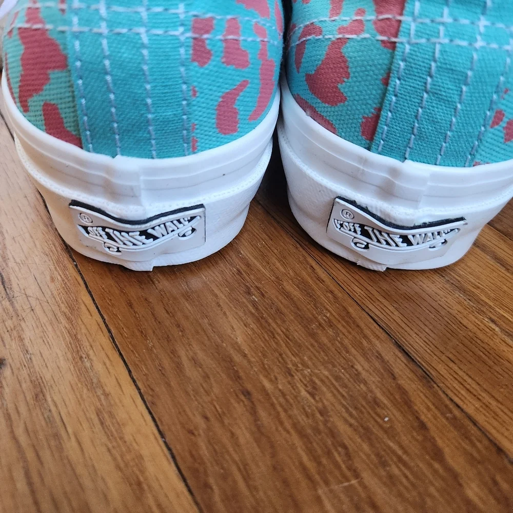 Vans Turquoise and Pink Leopard Tie Up Sneakers